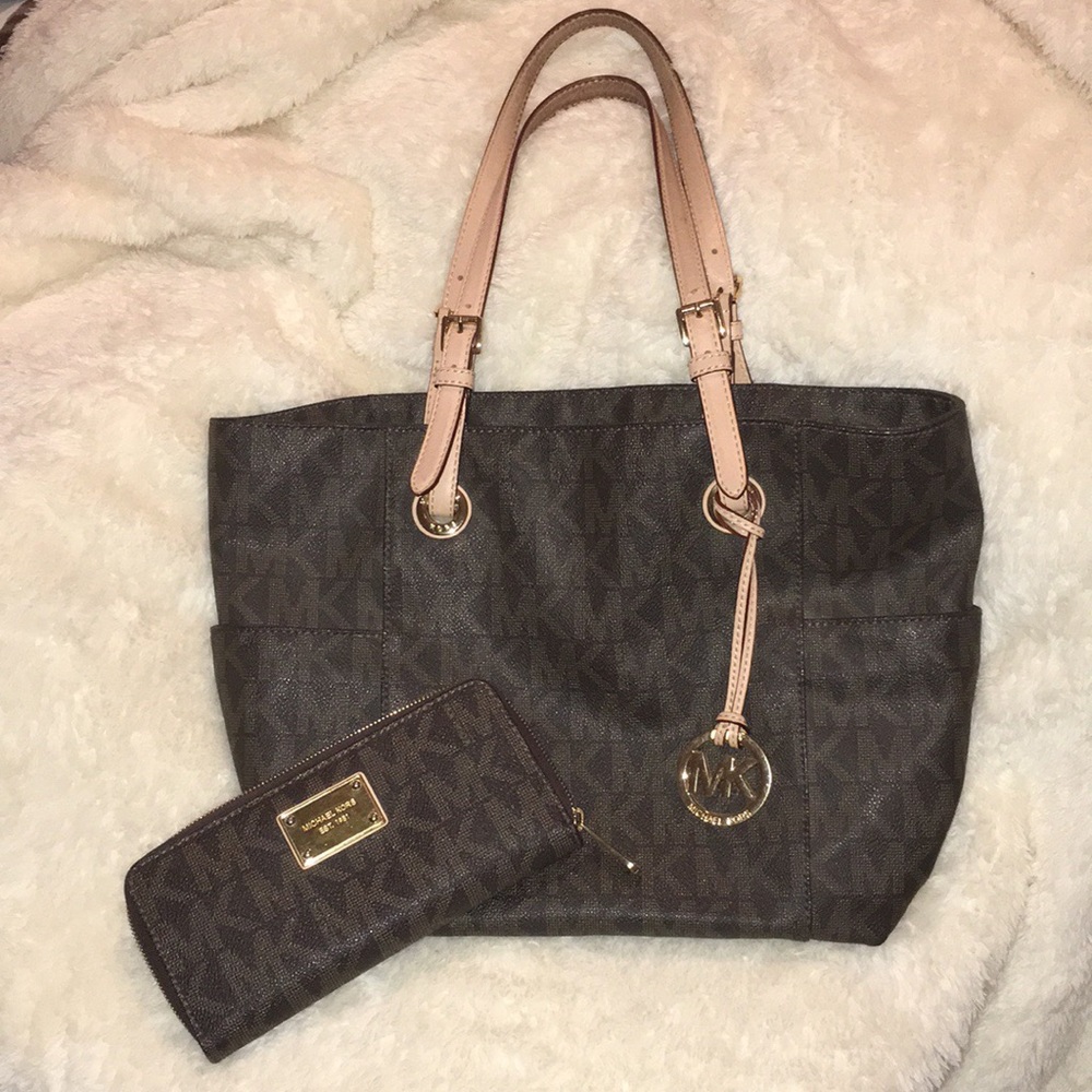 Michael Kors tote bag and wallet